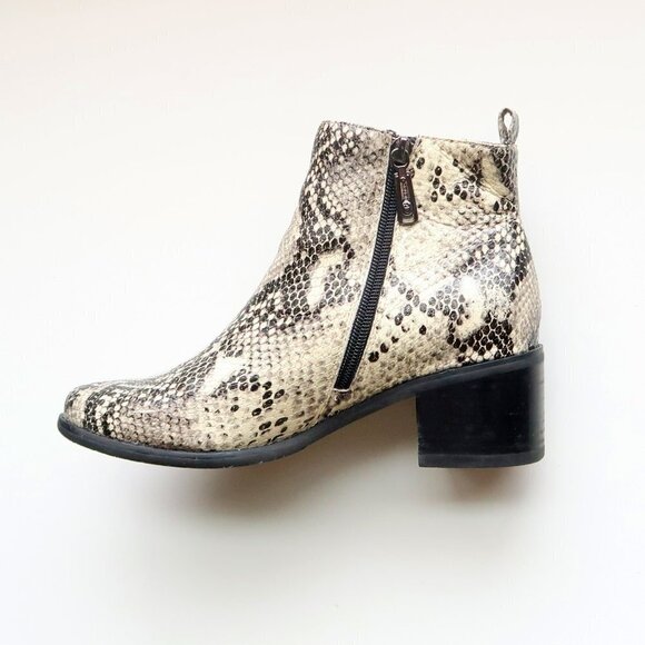 Blondo Snakeskin Leather Waterproof Block Heel Pointy Toe Ankle Boots / Booties - Picture 10 of 16